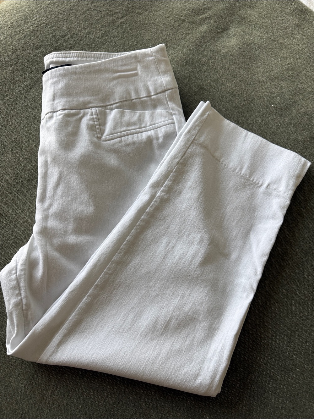 Zac & Rachel White Cropped Pull-On Capri Pants